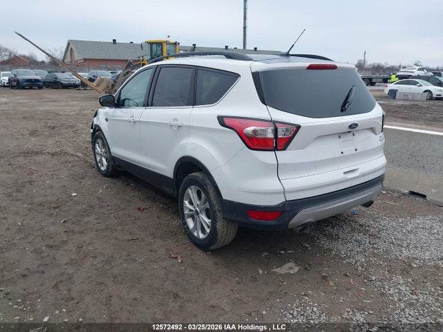 1FMCU9GD2JUB63527 Ford ESCAPE SE