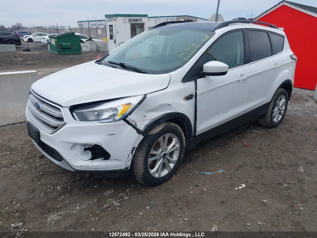 1FMCU9GD2JUB63527 Ford ESCAPE SE