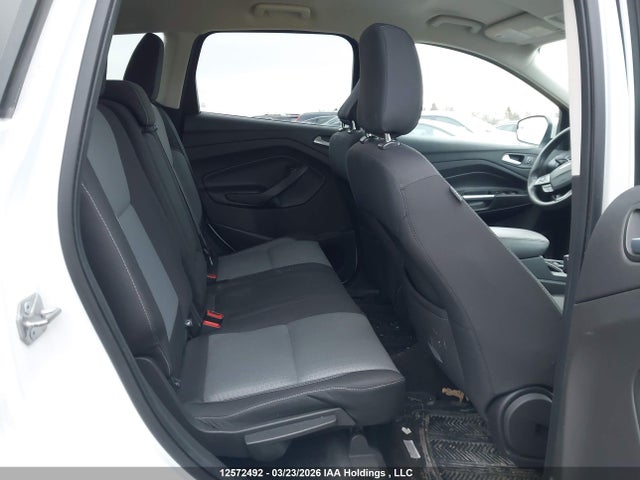 1FMCU9GD2JUB63527 Ford ESCAPE SE