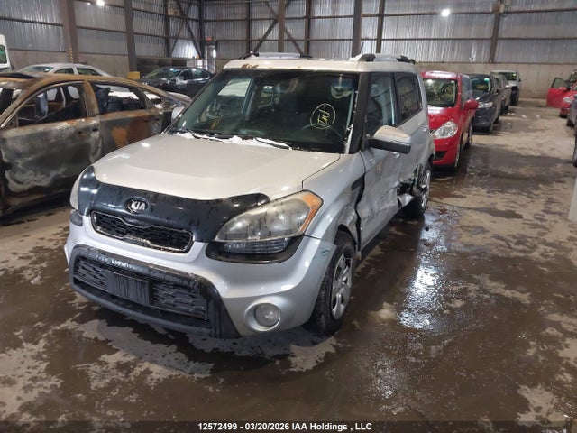 12572499 :رقم المزاد ، KNDJT2A66D7509078 vin ، 2013 Kia Soul +/!/sport مزاد بيع