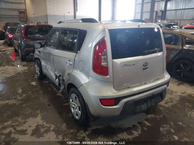 12572499 :رقم المزاد ، KNDJT2A66D7509078 vin ، 2013 Kia Soul +/!/sport مزاد بيع