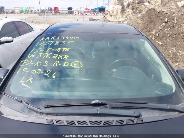 12572515 :رقم المزاد ، KNAFX4A85F5396288 vin ، 2015 Kia Forte Ex مزاد بيع
