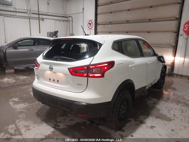 JN1BJ1AW4MW448827 Nissan Qashqai S