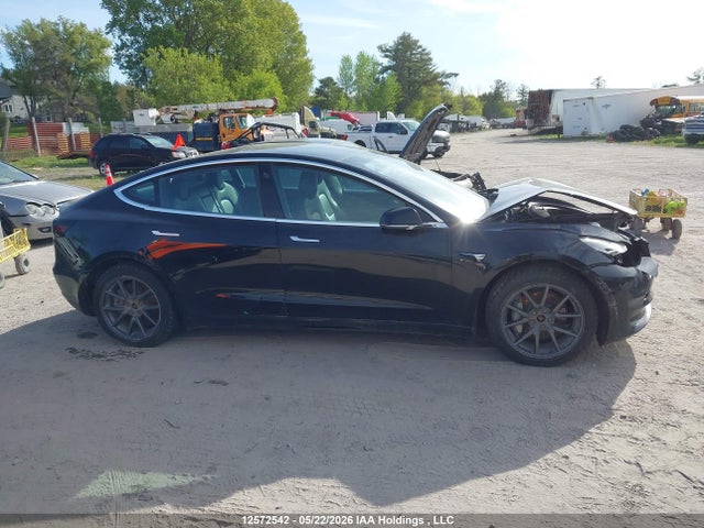 12572542 :رقم المزاد ، 5YJ3E1EB7KF208900 vin ، 2019 Tesla Model 3 Long Range/performance مزاد بيع