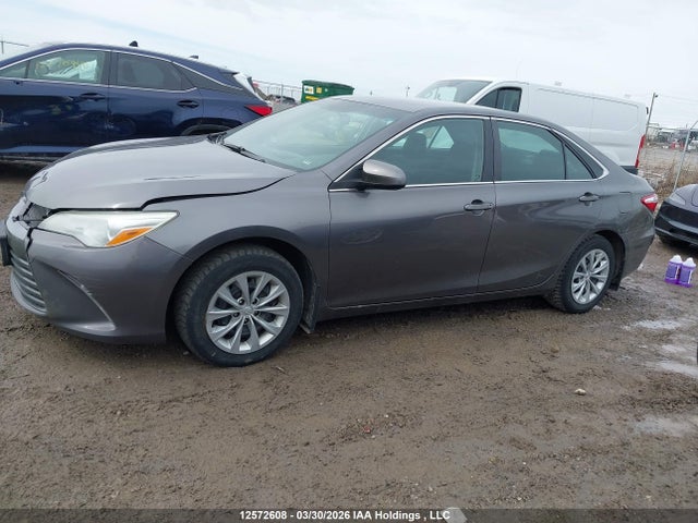 2015 Toyota Camry Le მანქანა იყიდება აუქციონზე, vin: 4T1BF1FK9FU113304, აუქციონის ნომერი: 12572608