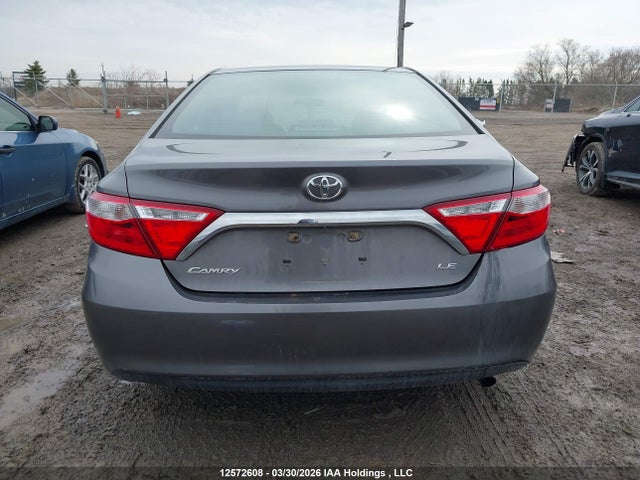 2015 Toyota Camry Le მანქანა იყიდება აუქციონზე, vin: 4T1BF1FK9FU113304, აუქციონის ნომერი: 12572608