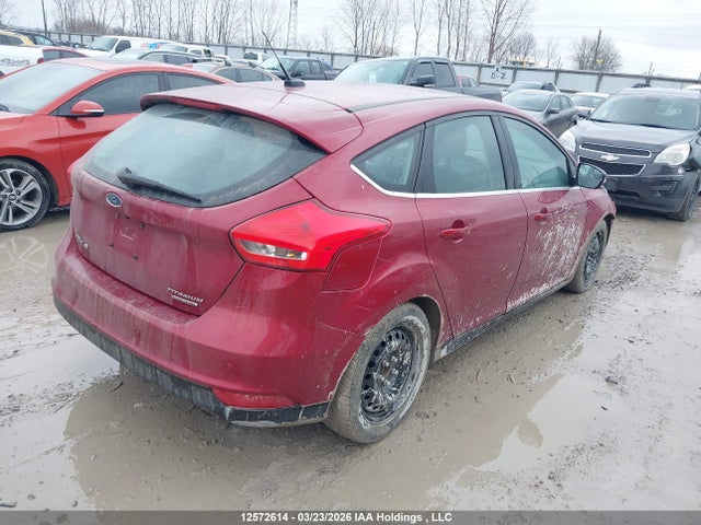 1FADP3N27GL300240 Ford Focus Titanium