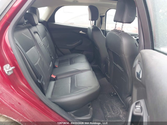 1FADP3N27GL300240 Ford Focus Titanium