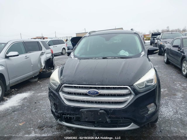 1FMCU9J94HUD87817 Ford Escape Titanium