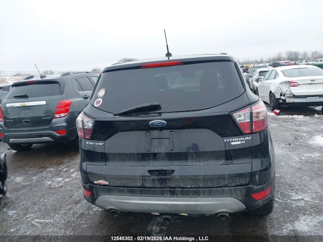 1FMCU9J94HUD87817 Ford Escape Titanium