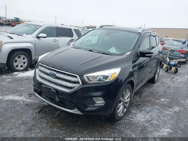 1FMCU9J94HUD87817 Ford Escape Titanium