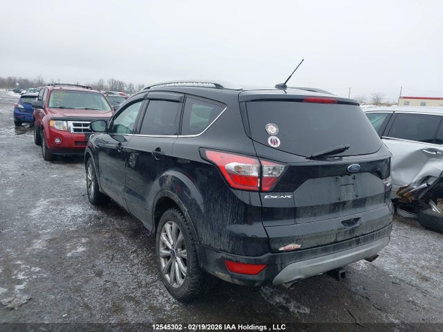 1FMCU9J94HUD87817 Ford Escape Titanium