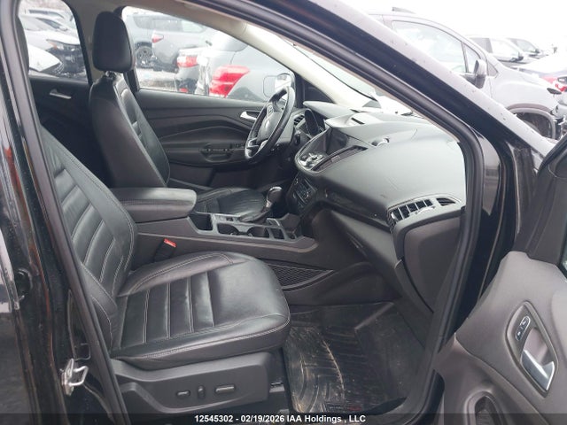1FMCU9J94HUD87817 Ford Escape Titanium