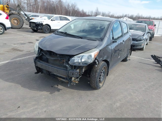 12572622 :رقم المزاد ، VNKKTUD33FA047156 vin ، 2015 Toyota Yaris Le مزاد بيع