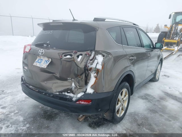 12572665 :رقم المزاد ، 2T3RFREVXFW314581 vin ، 2015 Toyota Rav4 Xle مزاد بيع