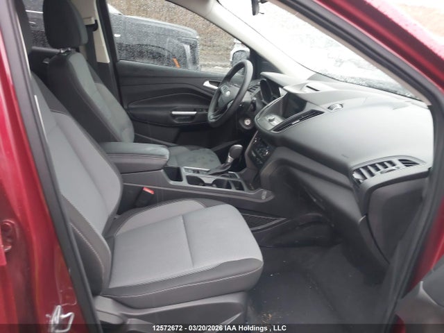 1FMCU0G92HUA05562 Ford ESCAPE SE