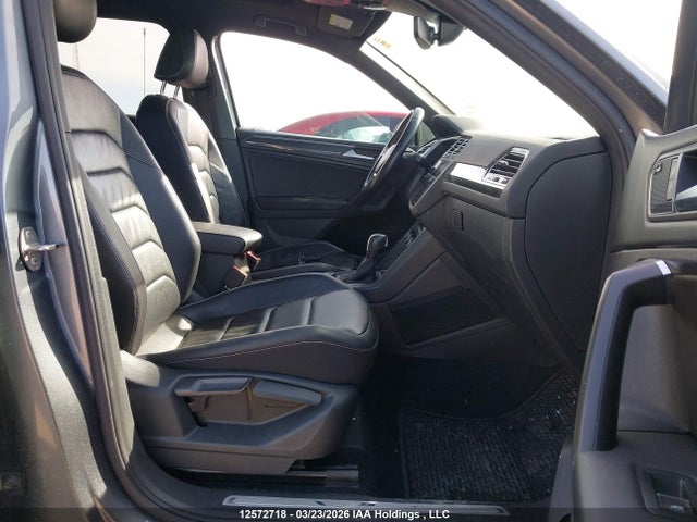 12572718 :رقم المزاد ، 3VV4B7AX3MM083296 vin ، 2021 Volkswagen Tiguan Highline مزاد بيع