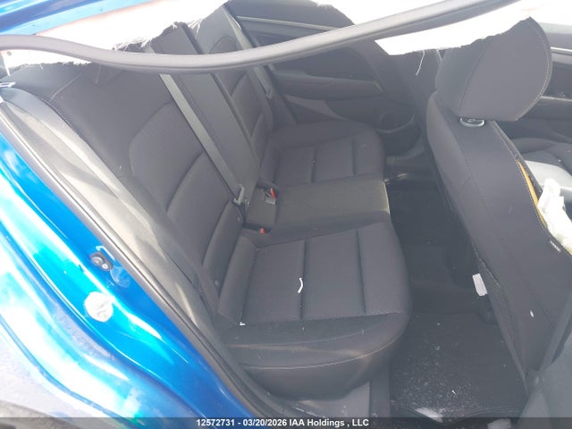 KMHD84LF1JU605829 Hyundai ELANTRA GL