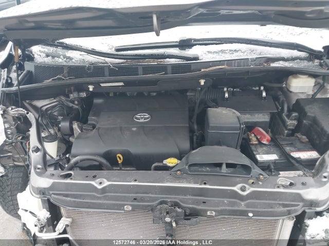 12572746 :رقم المزاد ، 5TDYK3DC3BS141714 vin ، 2011 Toyota Sienna Xle/limited مزاد بيع