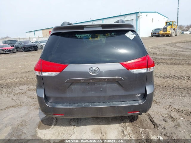 12572746 :رقم المزاد ، 5TDYK3DC3BS141714 vin ، 2011 Toyota Sienna Xle/limited مزاد بيع