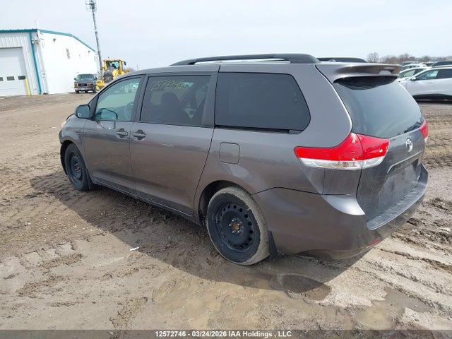 12572746 :رقم المزاد ، 5TDYK3DC3BS141714 vin ، 2011 Toyota Sienna Xle/limited مزاد بيع