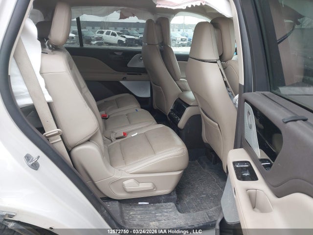 5LMYJ8XY5NNL01683 Lincoln Aviator Grand Touring
