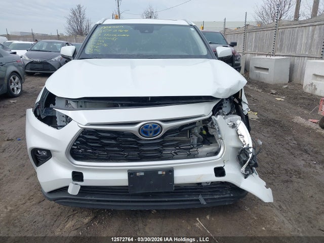 12572764 :رقم المزاد ، 5TDABRCH8PS570081 vin ، 2023 Toyota Highlander Hybrid Xle مزاد بيع