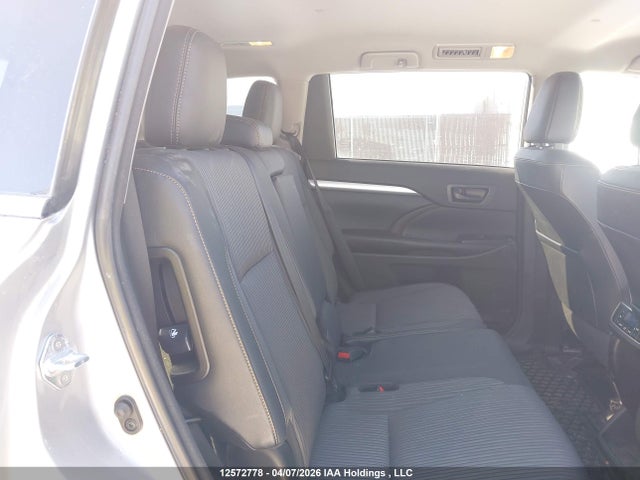 2018 Toyota Highlander მანქანა იყიდება აუქციონზე, vin: 5TDBZRFH0JS882365, აუქციონის ნომერი: 12572778