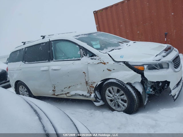KNDMB5C10J6352703 KIA SEDONA LX