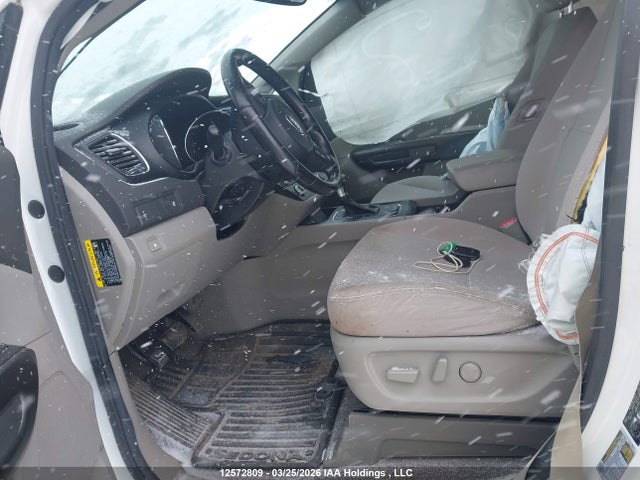 KNDMB5C10J6352703 KIA SEDONA LX