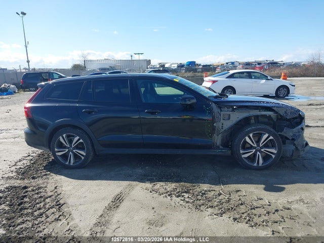 YV4102WK2K1003520 Volvo V60 Cross Country T5 Momentum
