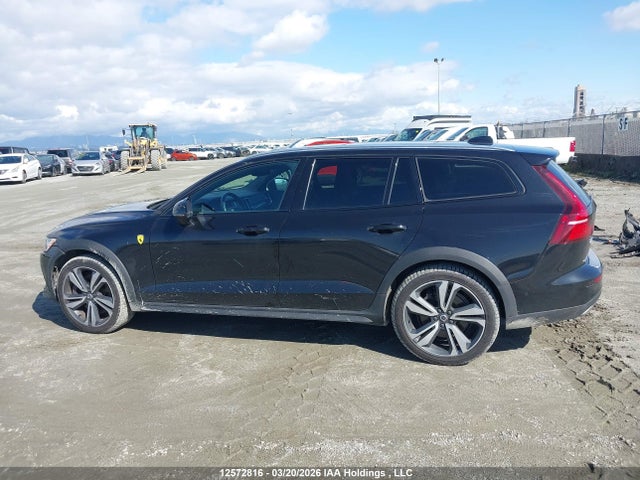 YV4102WK2K1003520 Volvo V60 Cross Country T5 Momentum