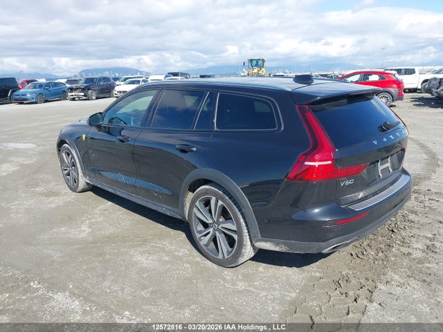 YV4102WK2K1003520 Volvo V60 Cross Country T5 Momentum
