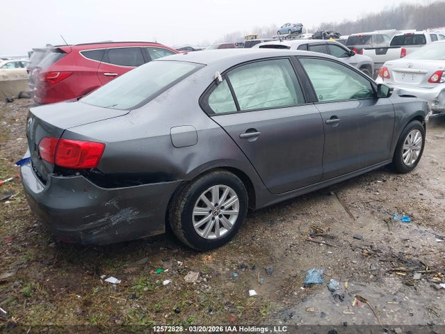 3VWBK7AJ9EM411921 Volkswagen JETTA SE
