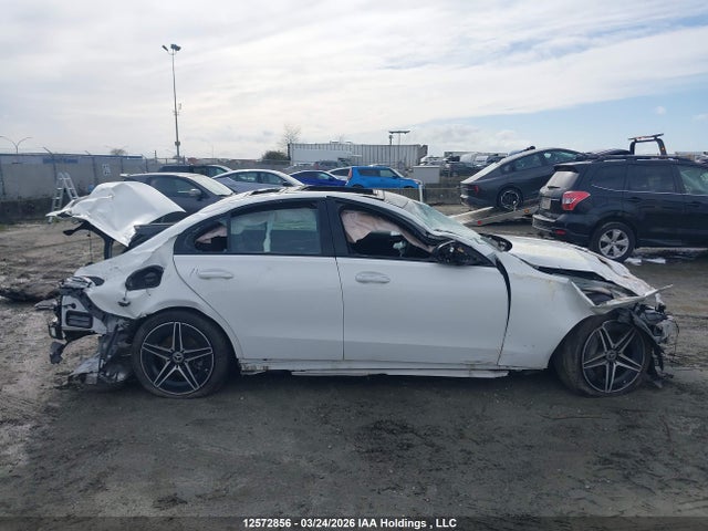 W1KAF4HB7PR134726 Mercedes-Benz C 300 4matic
