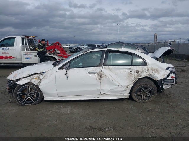 W1KAF4HB7PR134726 Mercedes-Benz C 300 4matic