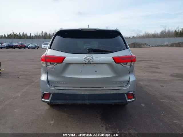 2017 Toyota Highlander Limited/ltd Platinum მანქანა იყიდება აუქციონზე, vin: 5TDDZRFH6HS424235, აუქციონის ნომერი: 12572864