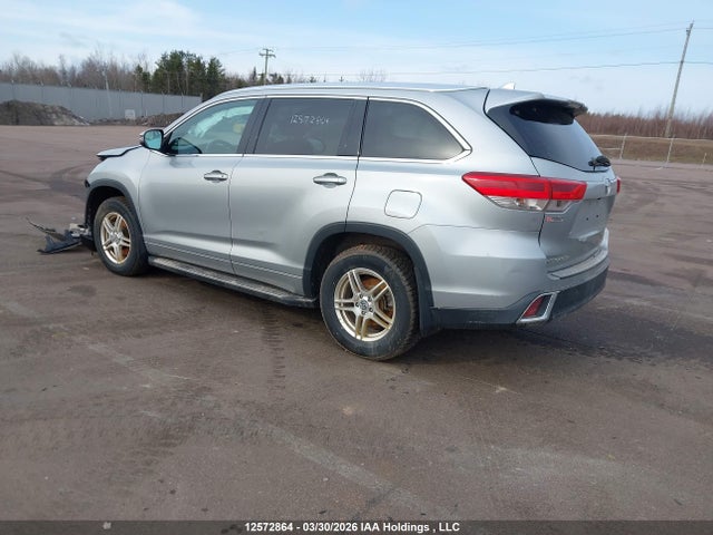 2017 Toyota Highlander Limited/ltd Platinum მანქანა იყიდება აუქციონზე, vin: 5TDDZRFH6HS424235, აუქციონის ნომერი: 12572864