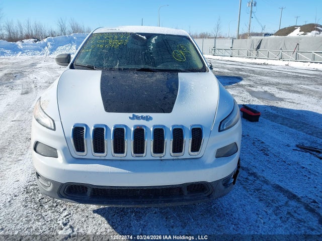 1C4PJMAS5HW638692 Jeep Cherokee Sport