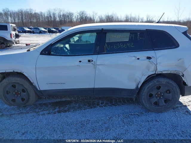 1C4PJMAS5HW638692 Jeep Cherokee Sport