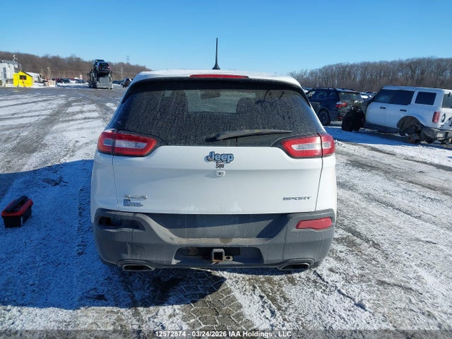 1C4PJMAS5HW638692 Jeep Cherokee Sport