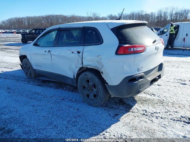 1C4PJMAS5HW638692 Jeep Cherokee Sport