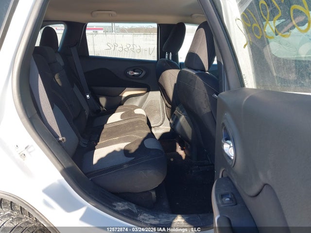 1C4PJMAS5HW638692 Jeep Cherokee Sport