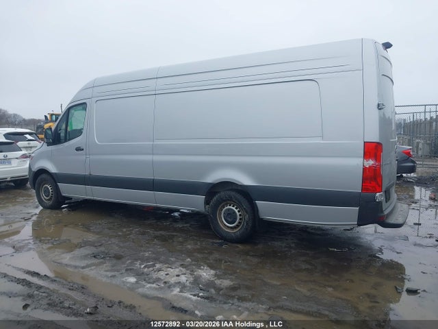 W1Y4KDHY4RP707230 Mercedes-Benz Sprinter 2500 High Roof 4-cyl Diesel