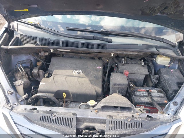 2015 Toyota Sienna Le V6 მანქანა იყიდება აუქციონზე, vin: 5TDKK3DC4FS605086, აუქციონის ნომერი: 12572910