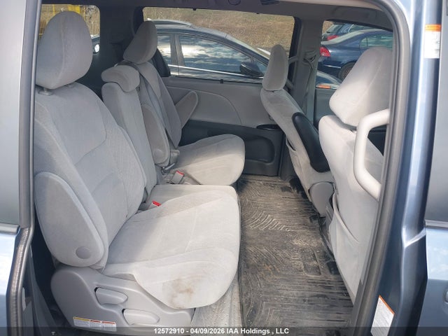 2015 Toyota Sienna Le V6 მანქანა იყიდება აუქციონზე, vin: 5TDKK3DC4FS605086, აუქციონის ნომერი: 12572910