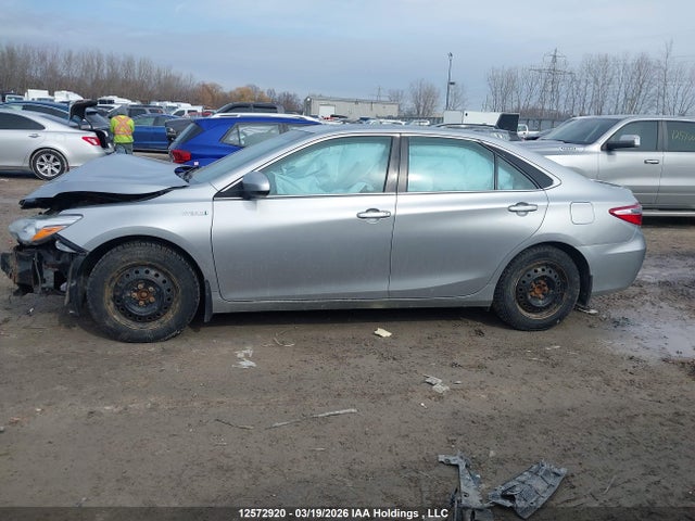 12572920 :رقم المزاد ، 4T1BD1FK3FU143999 vin ، 2015 Toyota Camry Hybrid/le/xle/se مزاد بيع