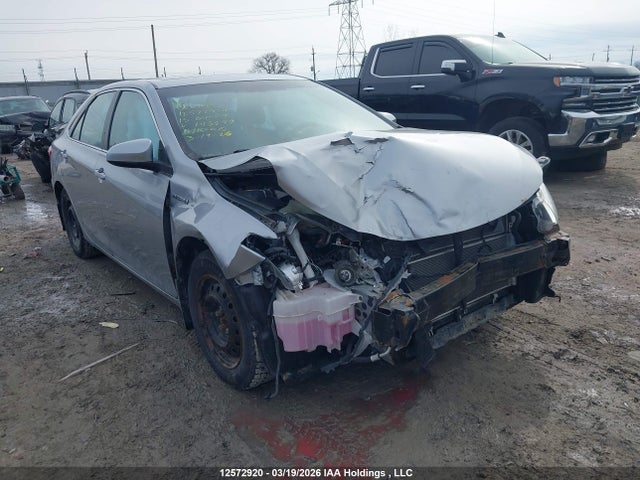 12572920 :رقم المزاد ، 4T1BD1FK3FU143999 vin ، 2015 Toyota Camry Hybrid/le/xle/se مزاد بيع
