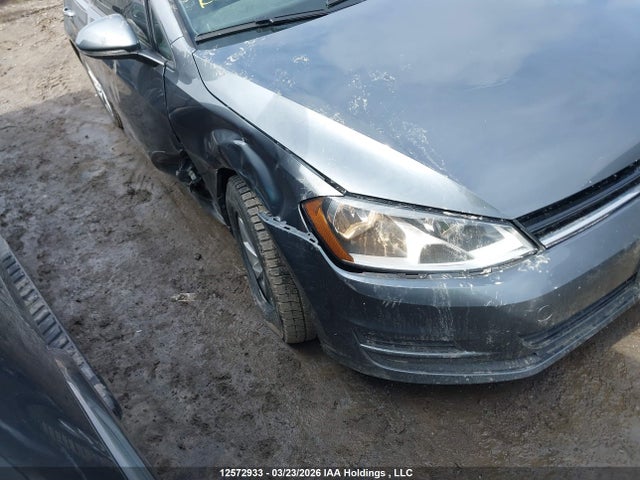 3VW217AU5HM042881 Volkswagen Golf S/wolfsburg/se/sel