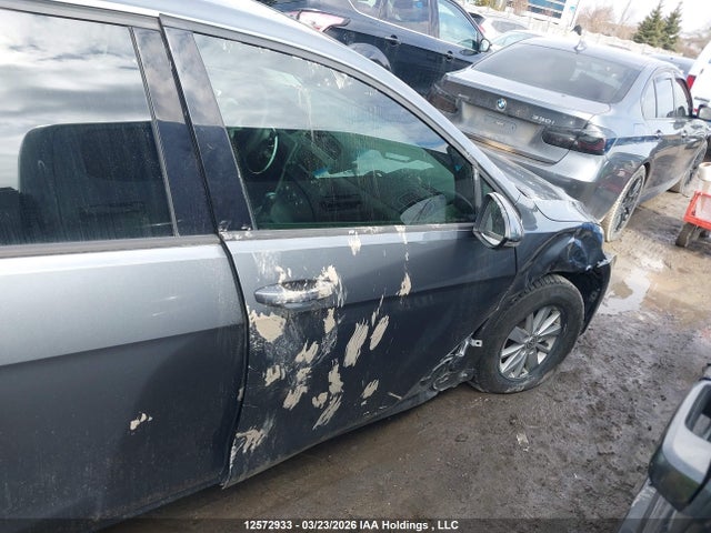 3VW217AU5HM042881 Volkswagen Golf S/wolfsburg/se/sel